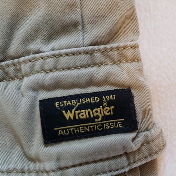 Wrangler khaki cargo pants - Picture 3 of 5